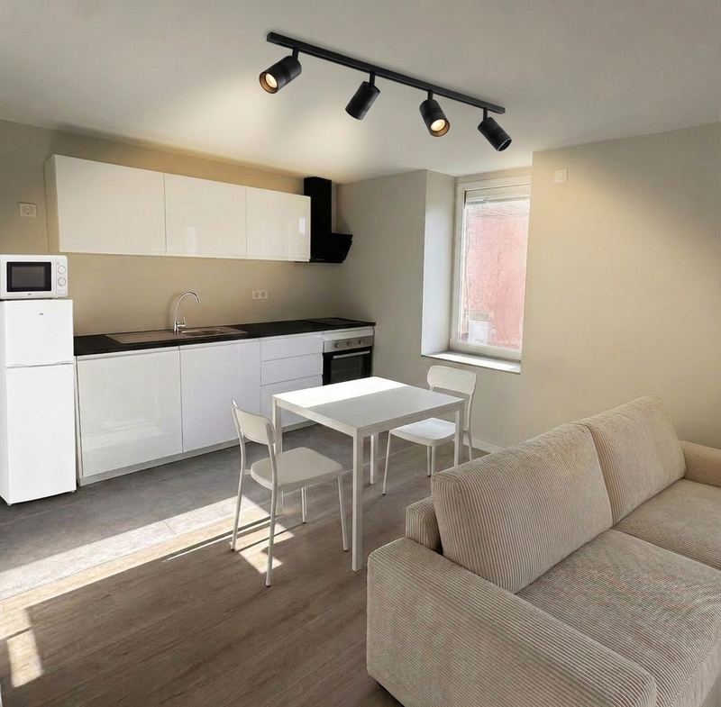 Cuisine équipée et coin repas — Logement 5 — T2 32 m²
